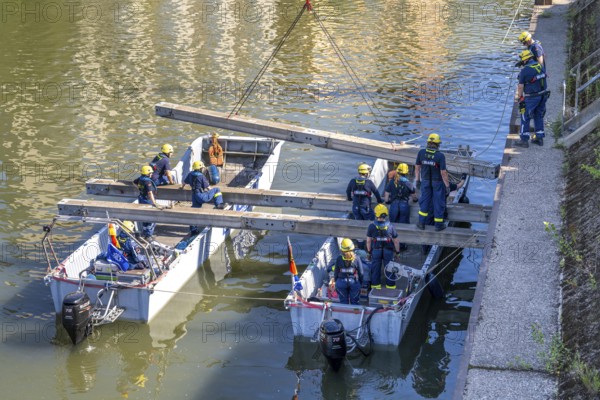 Construction of a multi-purpose pontoon, the specialist group for water hazards, in Düsseldorf, the