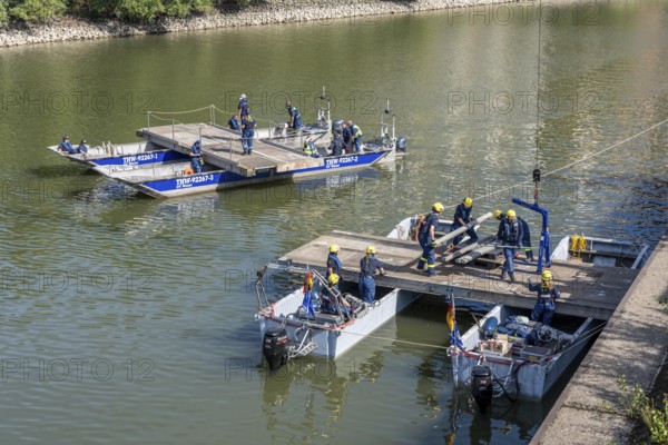 Construction of a multi-purpose pontoon, the specialist group for water hazards, in Düsseldorf, the