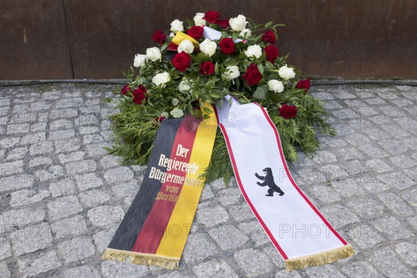 Wreath laid by Kai Wegner (Governing Mayor of Berlin) at a wreath-laying ceremony to commemorate