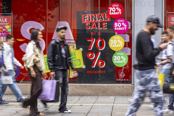Galeria Karstadt Kaufhof with discounts and final sale. Shop of the department stores' group in