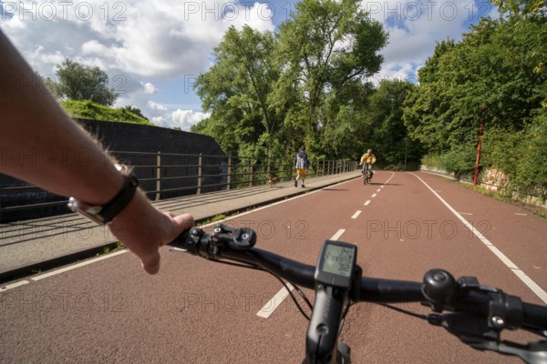 Cycling south of Utrecht, long-distance cycle path to Houten, around 50, 000 people live here and