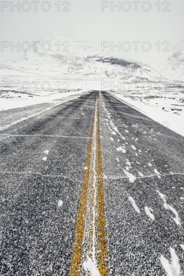 Winter road trip on the Icefields Parkway with lots of snow and ice, Banff National Park, Jasper