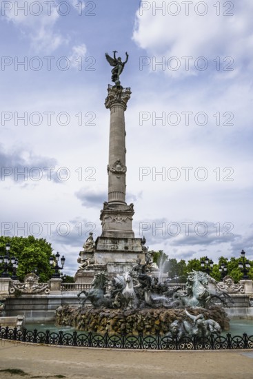 Fontaine du Char du Triomphe de la Concorde, Place des Quinconces, Bordeaux, Gironde,