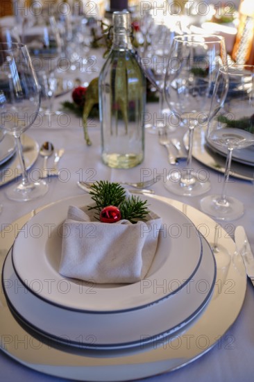 Festive table setting, Christmas table, Christmas decorations, Christmas tree baubles, Christmas,