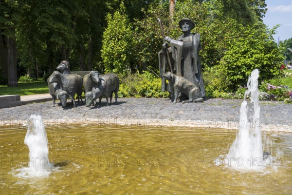 Shepherd's fountain, sculpture, artist Josef Rikus, front fountain, fountain, Bad Lippspringe,