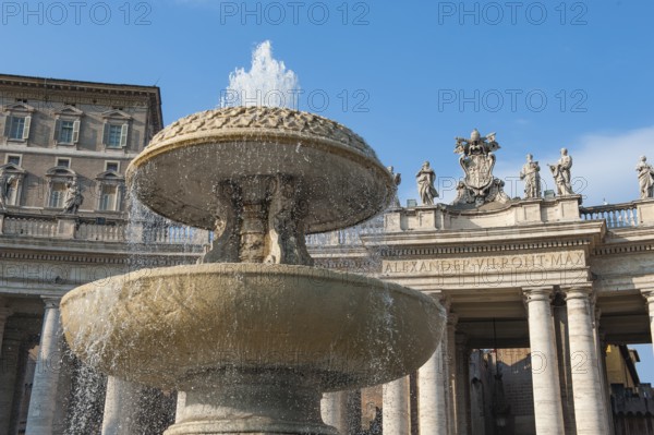 In the foreground fountain fountain by Bernini with a small water fountain, behind it part of a