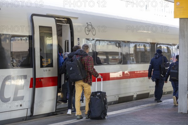 Stop ICE at Mannheim Central Station with incoming passengers
