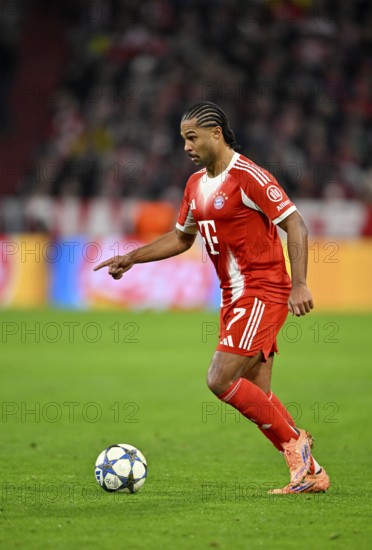 Serge Gnabry FC Bayern Munich FCB (07) Action on the ball Gesture Gesture Champions League, Allianz