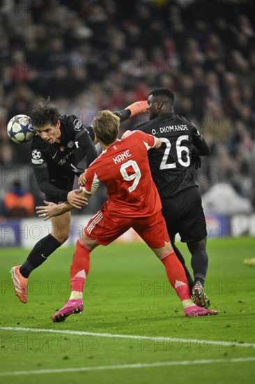 Header duel One-on-one action Harry Kane FC Bayern Munich FCB (09) v Joao Simoes Sporting Lisbon