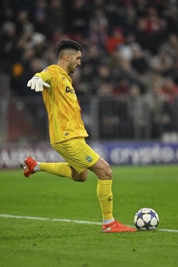 Goalkeeper Rui Silva Sporting Lisbon SCP (01) Action at Bal Champions League, Allianz Arena,