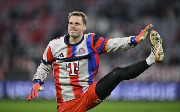 Goalkeeper Manuel Neuer FC Bayern Munich FCB (01) Warm-up Training Gesture Gesture dogged Champions