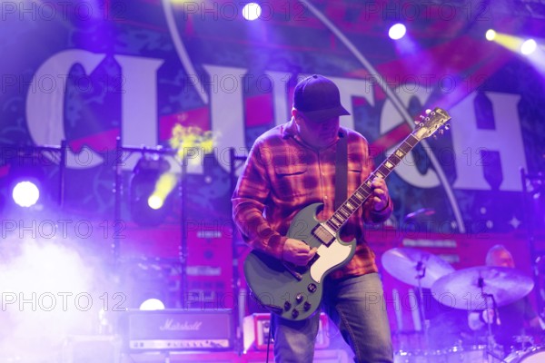 Tim Sult, guitarist from Clutch, live on UK & European Tour 2025 at Huxleys Neue Welt in Berlin on