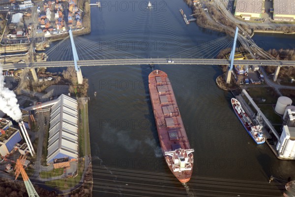 Ore freighter, Köhlbrand bridge, new building, demolition, ship, trade ship, freighter, bulk,