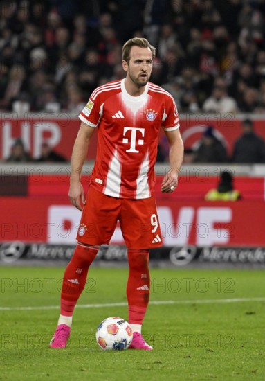 Harry Kane FC Bayern Munich FCB (09) in front of penalty, penalty kick MHPArena, MHP Arena