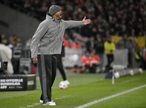 Coach coach Vincent Kompany FC Bayern Munich FCB on the sidelines gesture gesture MHParena, MHP