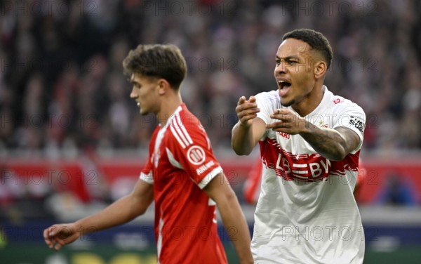 Nikolas Nartey VfB Stuttgart (28) angry gesture gesture Tom Bischof FC Bayern Munich FCB (20)