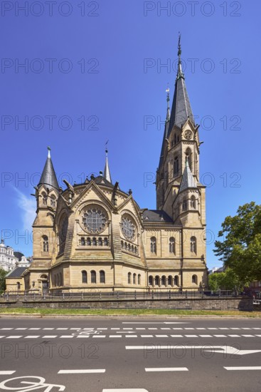 Ringkirche, Evangelische Ringkirchengemeinde, Neromanic style, architect Johannes Otzen, bike path,