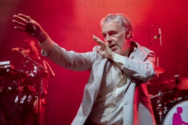 BAXTER DURY (son of Ian Dury), musician, singer, Indie/Pop, UK, ALLBARONE TOUR, live on 01.12.2025