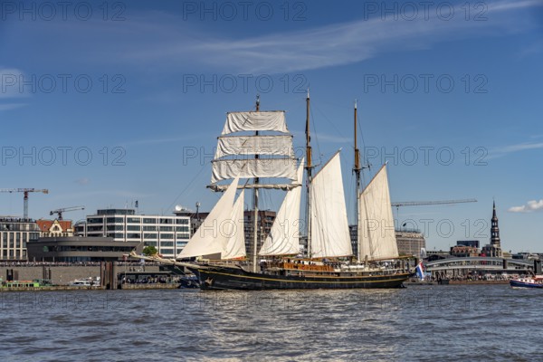 Tall ship Gulden Leeuw at the arrival parade of ships and sailboats at Hamburg Harbour Birthday