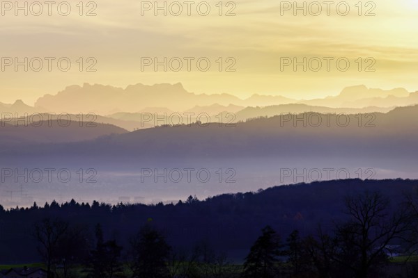 Glarus Alps with the FlÃ¼brig and VrenelisgÃ¤rtli mountains, in the light of the rising sun, Auw,