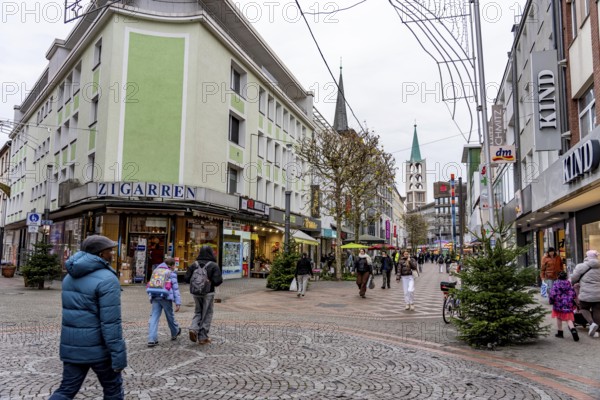 Christmas decoration in downtown Gelsenkirchen, am BahnhofsstraÃŸe, North Rhine-Westphalia, Germany