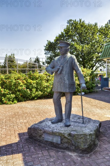 Bronze statue Ferdinand Graf von Zeppelin, German Airship Museum and Naval Aviation Museum