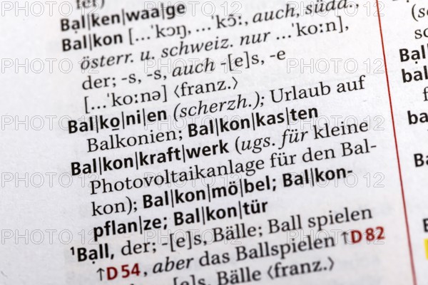 Balcony power plant. Term from the Duden. Standard work of German spelling, 29th edition. germany