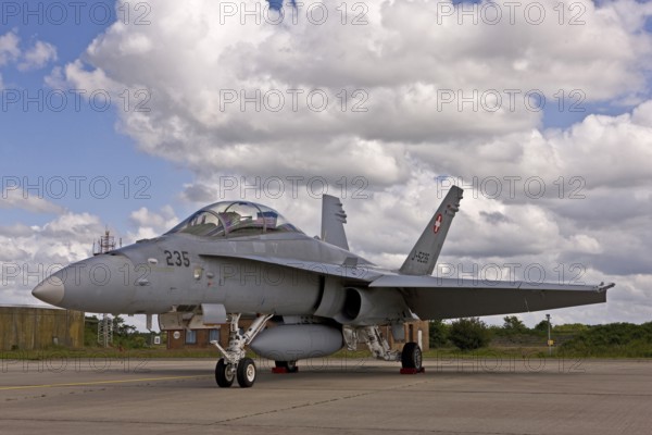 McDonnell Douglas FA-18D Hornet, jet-powered, twin-engine, two-seater, aircraft type, multi-purpose