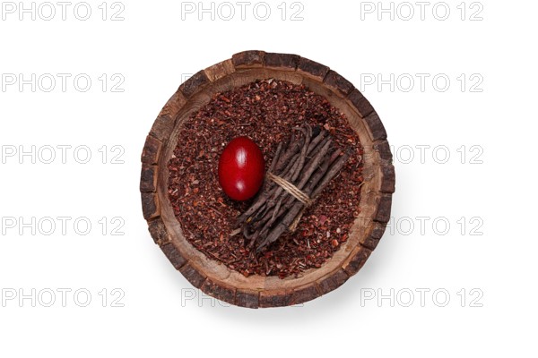 Madder dye, Endro, rhizome for coloring eggs, powder from the roots of endro with onion husks, in a