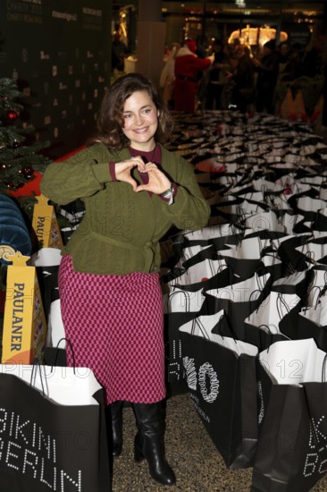 Ronja Forcher, 5th Charity Celebrity Pack 2025 campaign for street sweeps e.V. at Bikini Berlin, 26