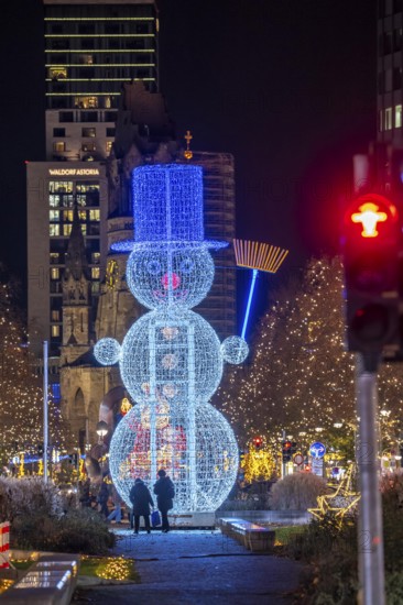 Christmas decoration, light decoration, in Berlin, TauentzienstraÃŸe, view of the Memorial Church