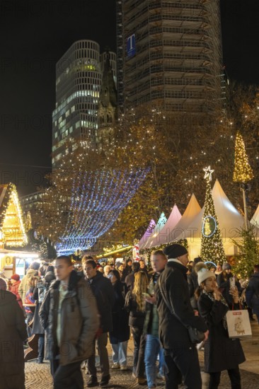 Christmas market on Breitscheidplatz, at the Memorial Church, Christmas decoration, light