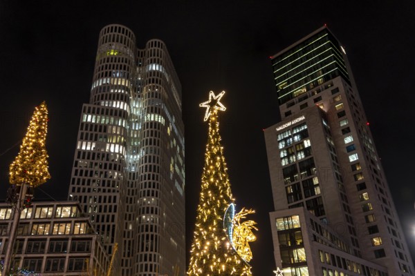 Christmas market on Breitscheidplatz, at the Memorial Church, Christmas decoration, light