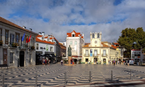 October 5th Square, Praca 5 de Outubro named after the 1910 revolution that led to the abolition of