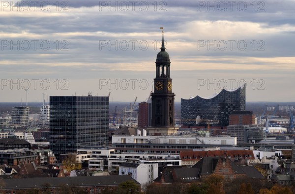 Elbe Philharmonic Hall, Elphie, Evangelische Hauptkirche St. Michaelis, Michel for short, Tower am