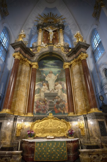 Interior view, celebration altar, choir, altar, main evangelical church of St. Michaelis, Michel