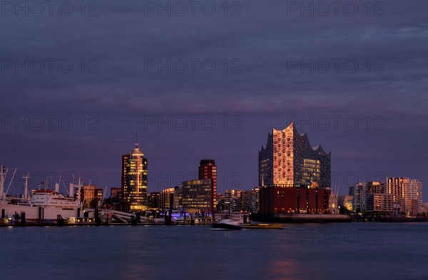 View over the Norderelbe to Elbe Philharmonic Hall, Elphie, museum ship Cap San Diego, Columbus