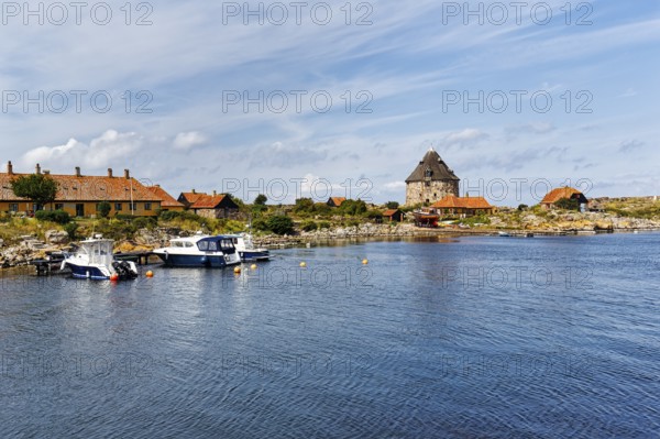 Small tower, Lille Tarn, round tower with museum, fortification, traditional settlement, Cirrus,
