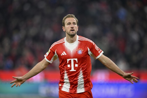 Goal cheer Harry Kane FC Bayern Munich FCB (09) gesture gesture, Allianz Arena, Munich, Bavaria,
