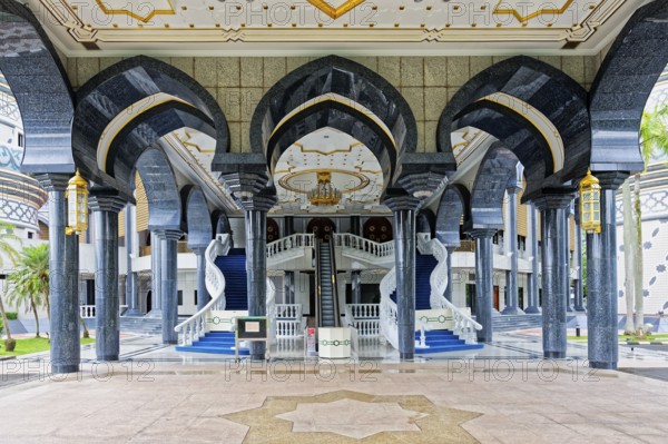 Jame' Asr Hassanil Bolkiah Mosque, King's entrance, Bandar Seri Begawan, Brunei
