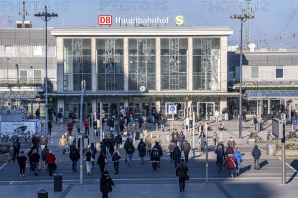 Dortmund Central Station, Station Building, Station Foreground, Pedestrian Crossing at Königswall