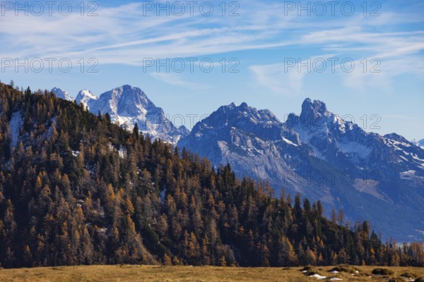 Trattberg Alm with view of the Dachstein massif with BischofsmÃ¼tze, Osterhorn Group,