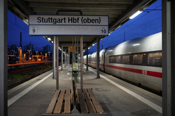 Incoming train, ICE, Intercity Express, track 10, platform, empty, main station, blue hour,
