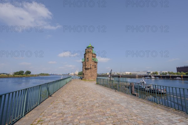 Lighthouse at Weser grain port, Molenturm Ãœberseehafen-SÃ¼d auch mole beacon, Ãœberseestadt,