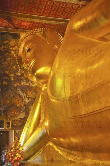 Head, Reclining Buddha, 45m long, 15m high, Wat Pho Temple, Bangkok, Central Thailand, Thailand,