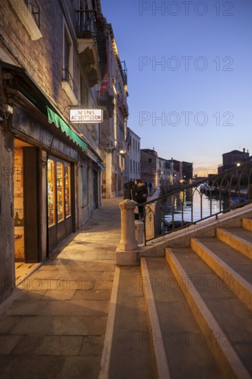 BÃ caria Al Bottegon, small pub where you drink wine or spritz and eat the cicchetti Veneziani,