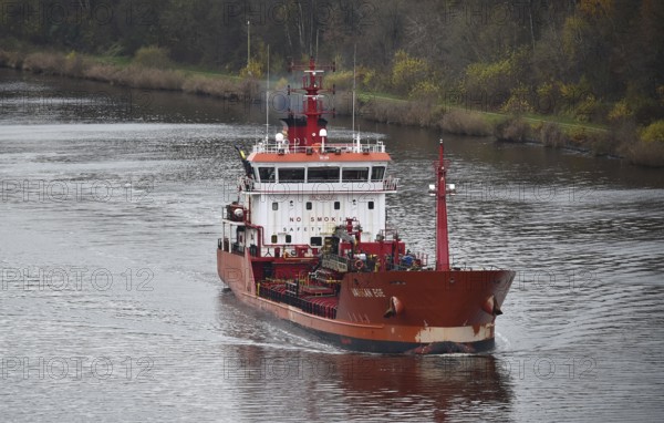 Tanker VARKAN EGE in the Kiel Canal, NOK, Kiel Canal, Kiel Canal, Schleswig-Holstein, Germany