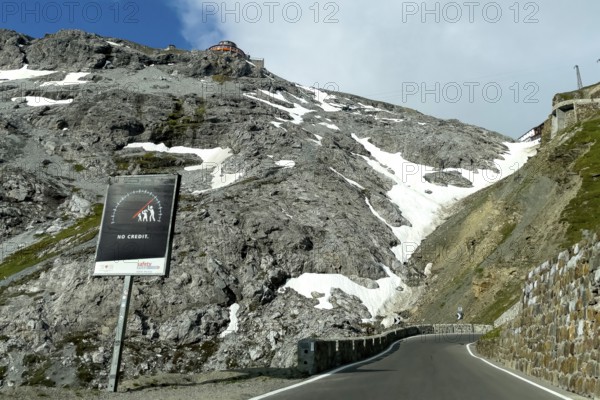 Warning sign against driving too fast too high speed Danger of losing control with stylised