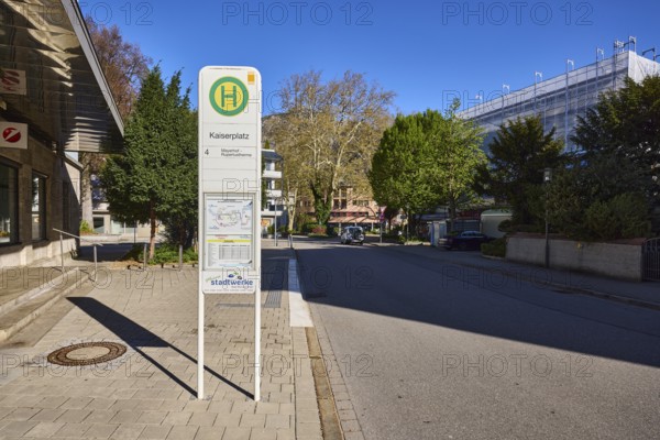 Bus stop Kaiserplatz, building, pavement, paving slabs, blue sky, cloudless, street, Bahnhofstraße,
