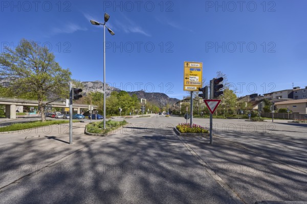 Roads, traffic lights, lantern, trees, signposts, shadow, general development, blue sky,